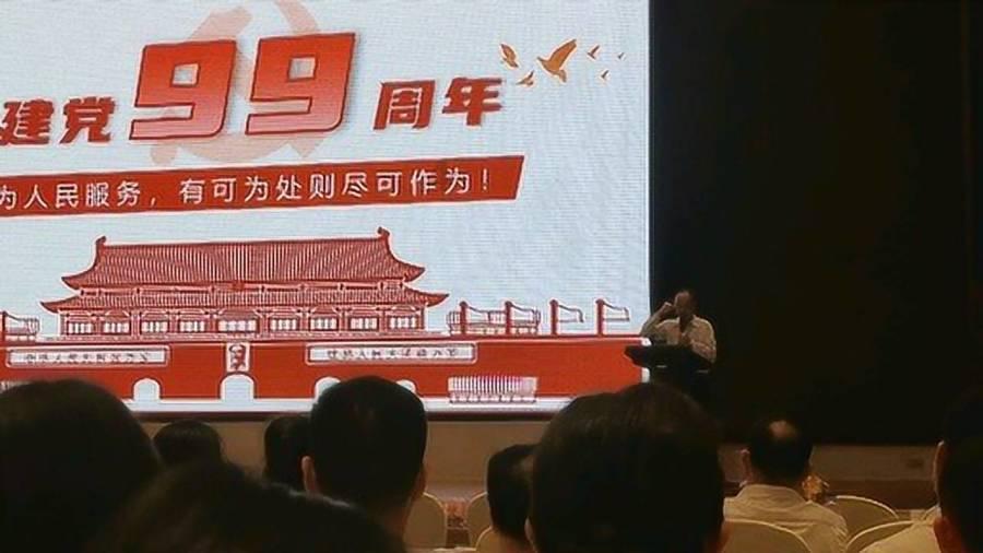 南沙海战，陈伟文顶住压力：还击！打沉它，乘胜追击又收复6岛屿